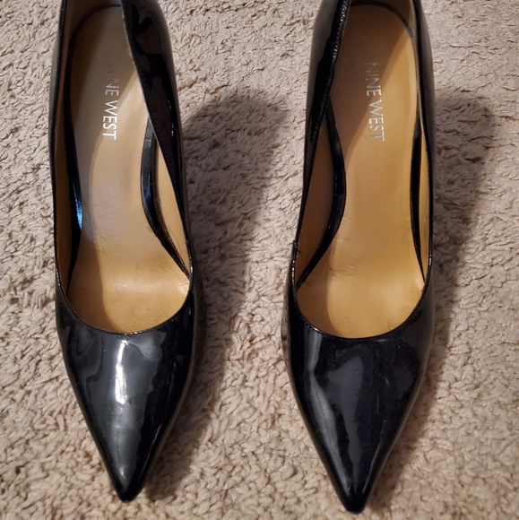 Black classic heels - Picture 1 of 4